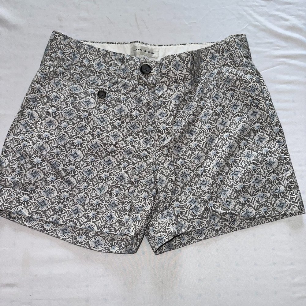 Banana Republic 100% Cotton Patterned Shorts, Size 4